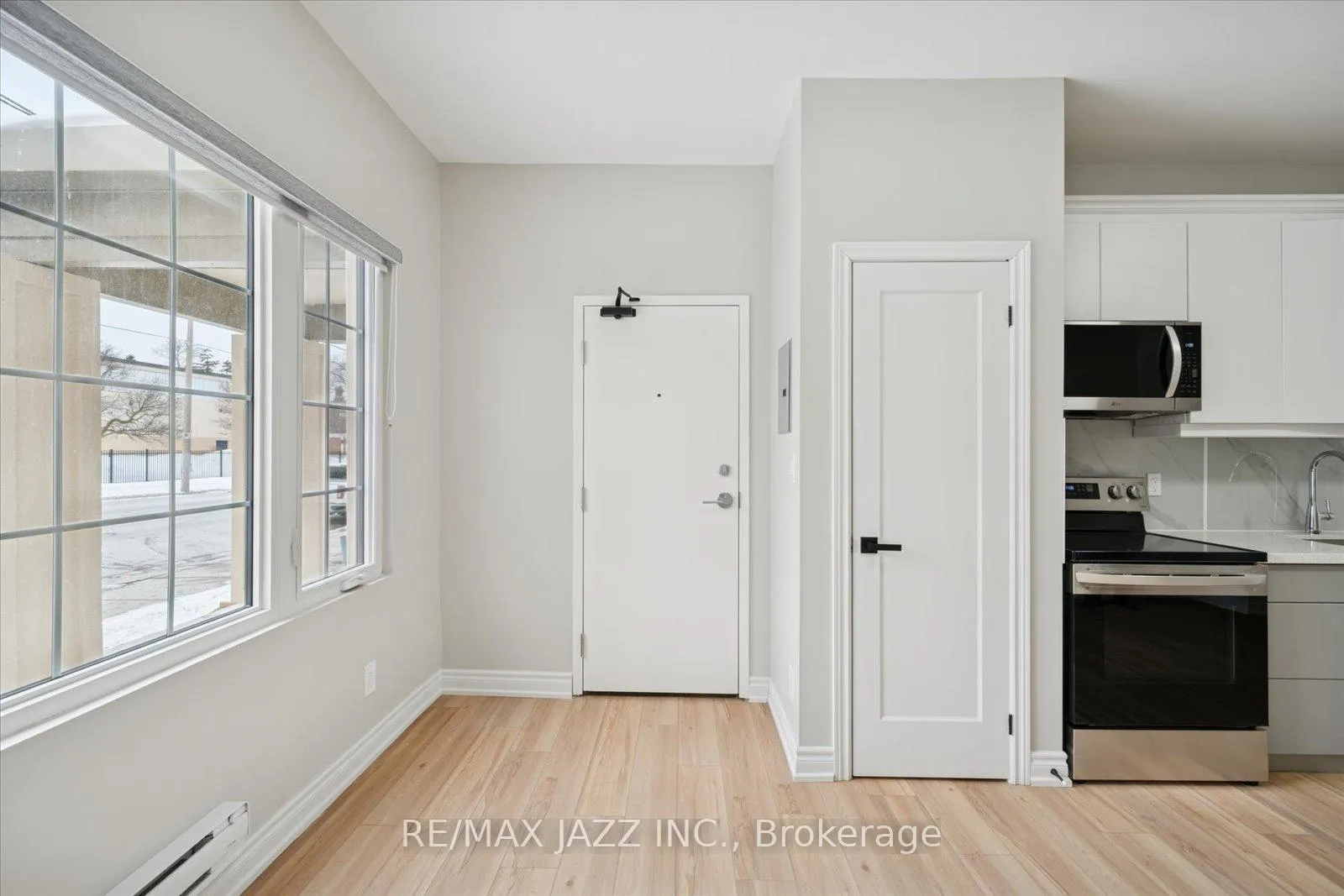 Photo 3 of Unit 101, 251 Simcoe Street S, Oshawa, Central — HOMEH
