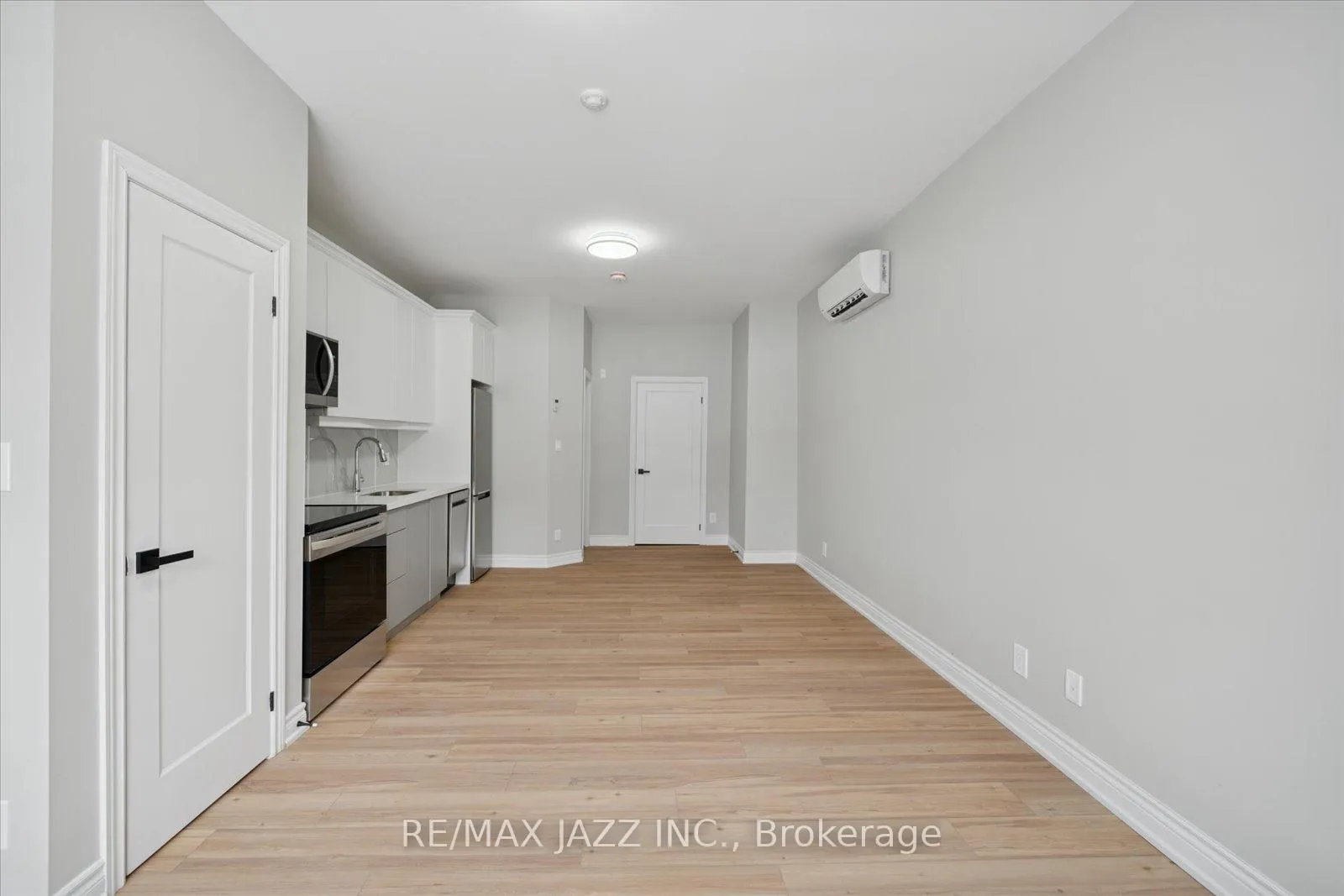 Photo 4 of Unit 101, 251 Simcoe Street S, Oshawa, Central — HOMEH