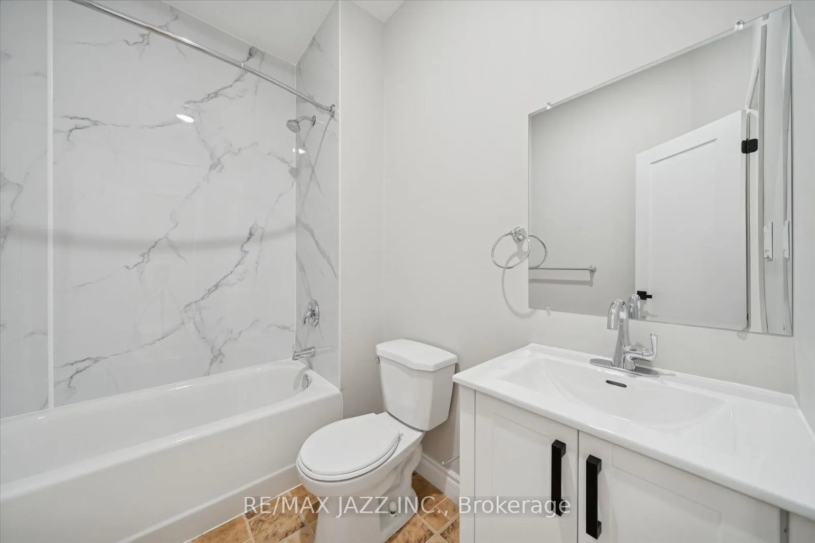 Photo 5 of Unit 101, 251 Simcoe Street S, Oshawa, Central — HOMEH