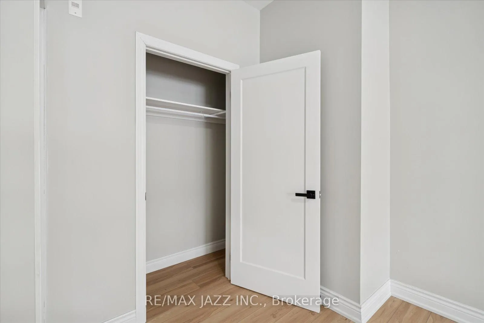 Photo 6 of Unit 101, 251 Simcoe Street S, Oshawa, Central — HOMEH