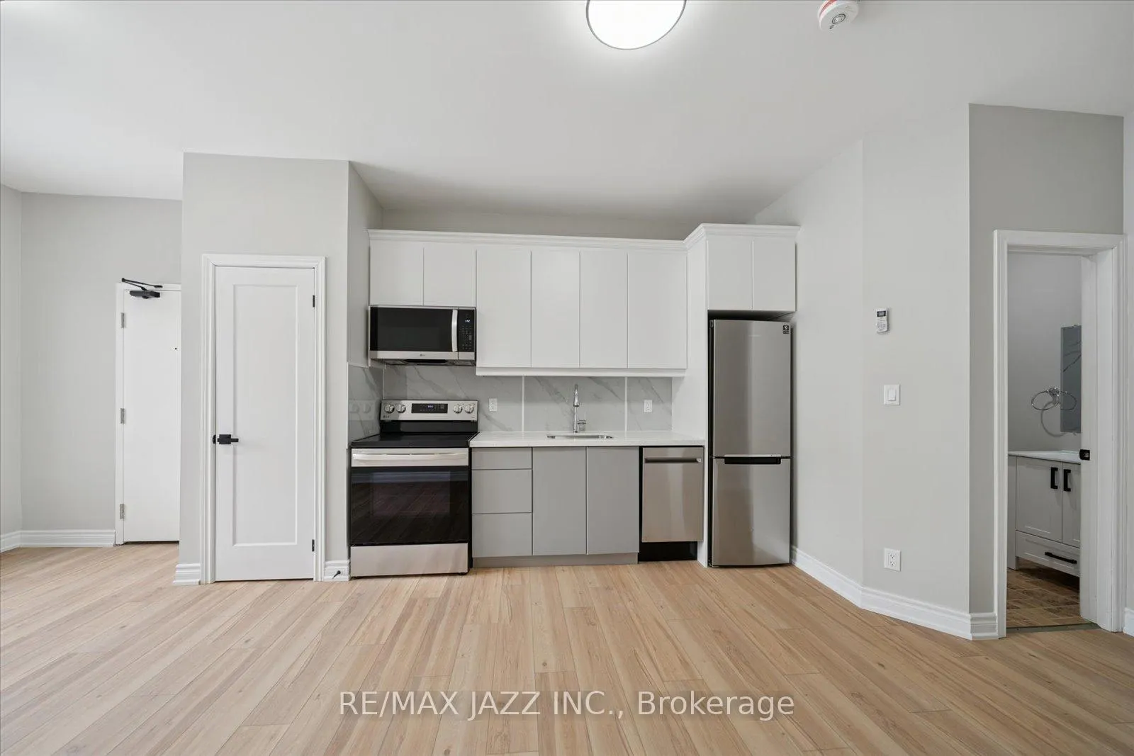 Photo 7 of Unit 101, 251 Simcoe Street S, Oshawa, Central — HOMEH