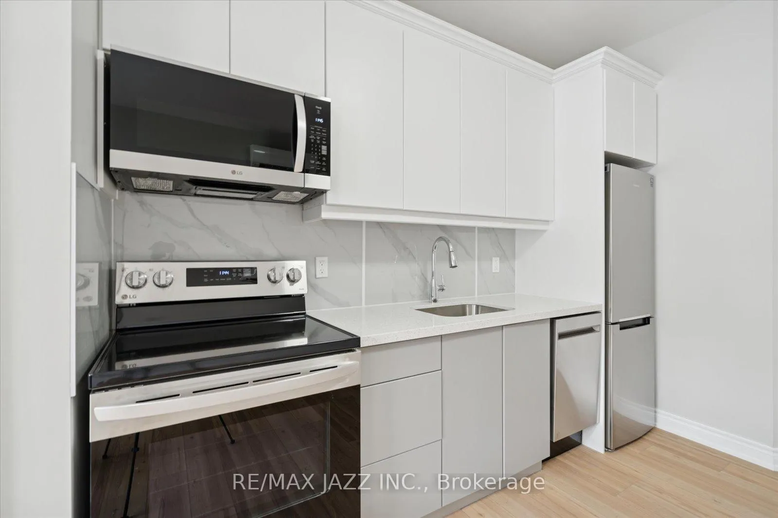 Photo 15 of Unit 101, 251 Simcoe Street S, Oshawa, Central — HOMEH