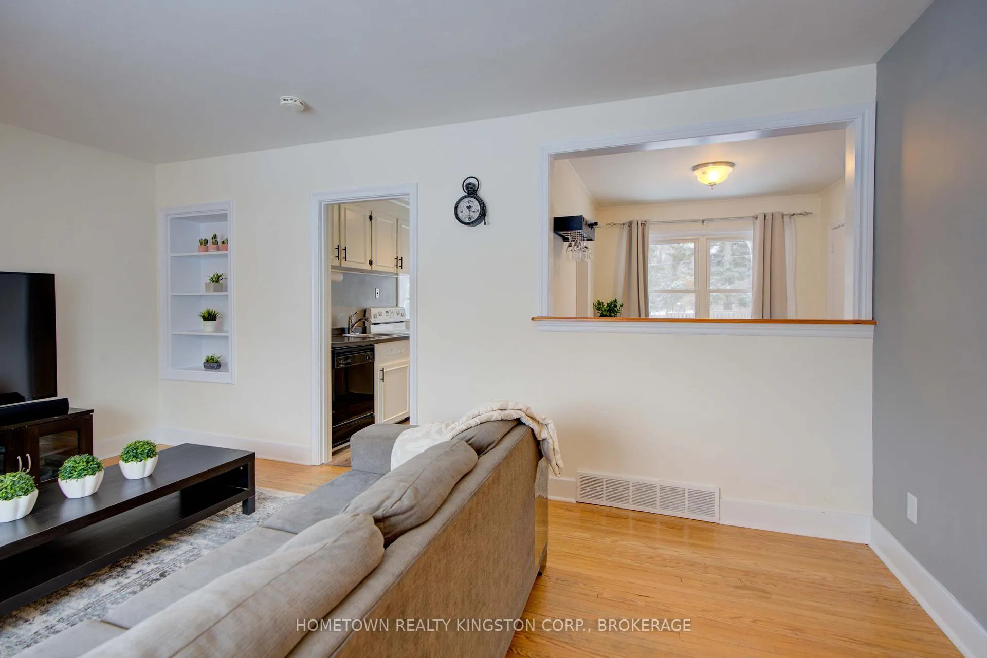 Photo 6 of 977 Portsmouth Avenue, Kingston, West of Sir John A. Blvd — HOMEH