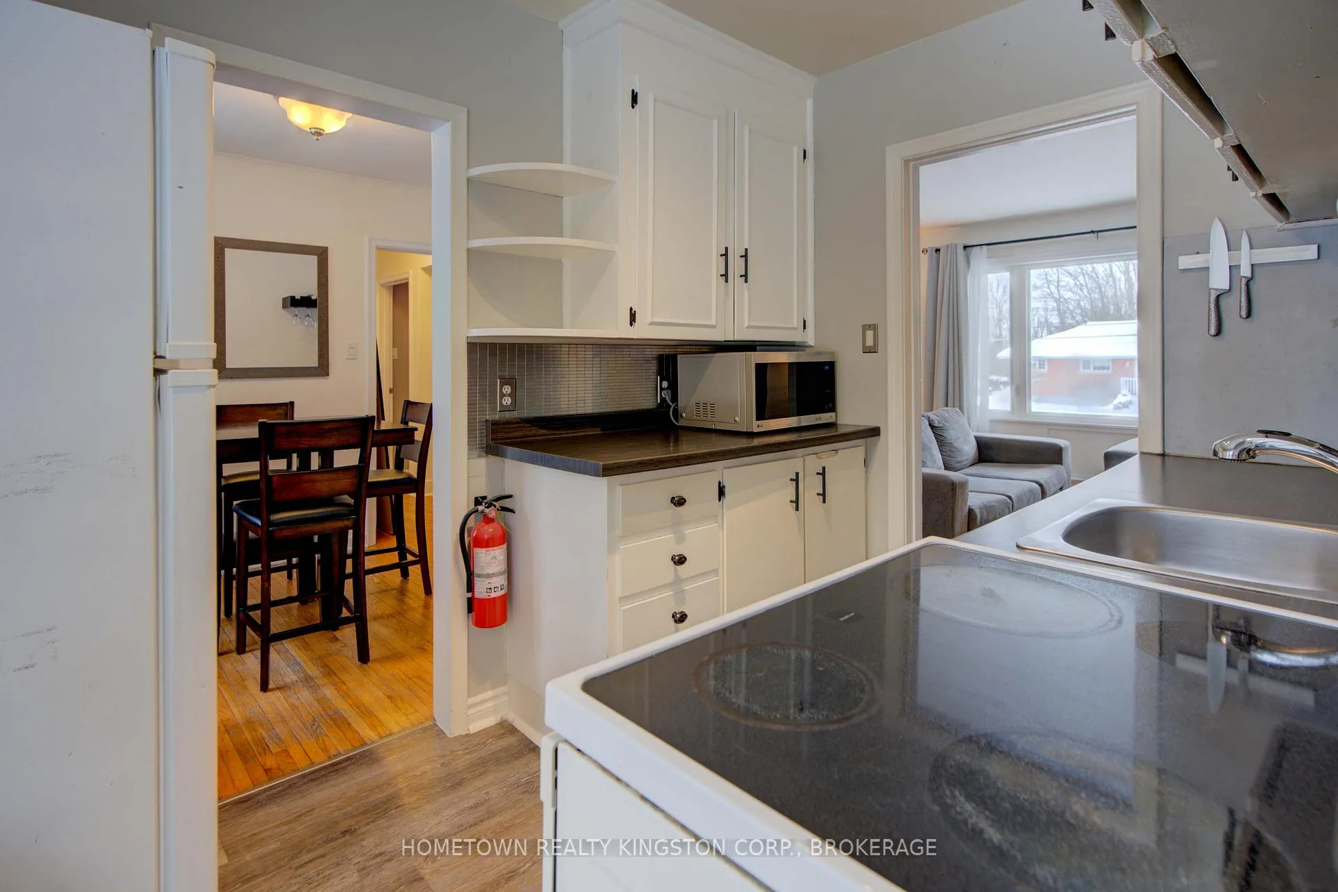 Photo 9 of 977 Portsmouth Avenue, Kingston, West of Sir John A. Blvd — HOMEH