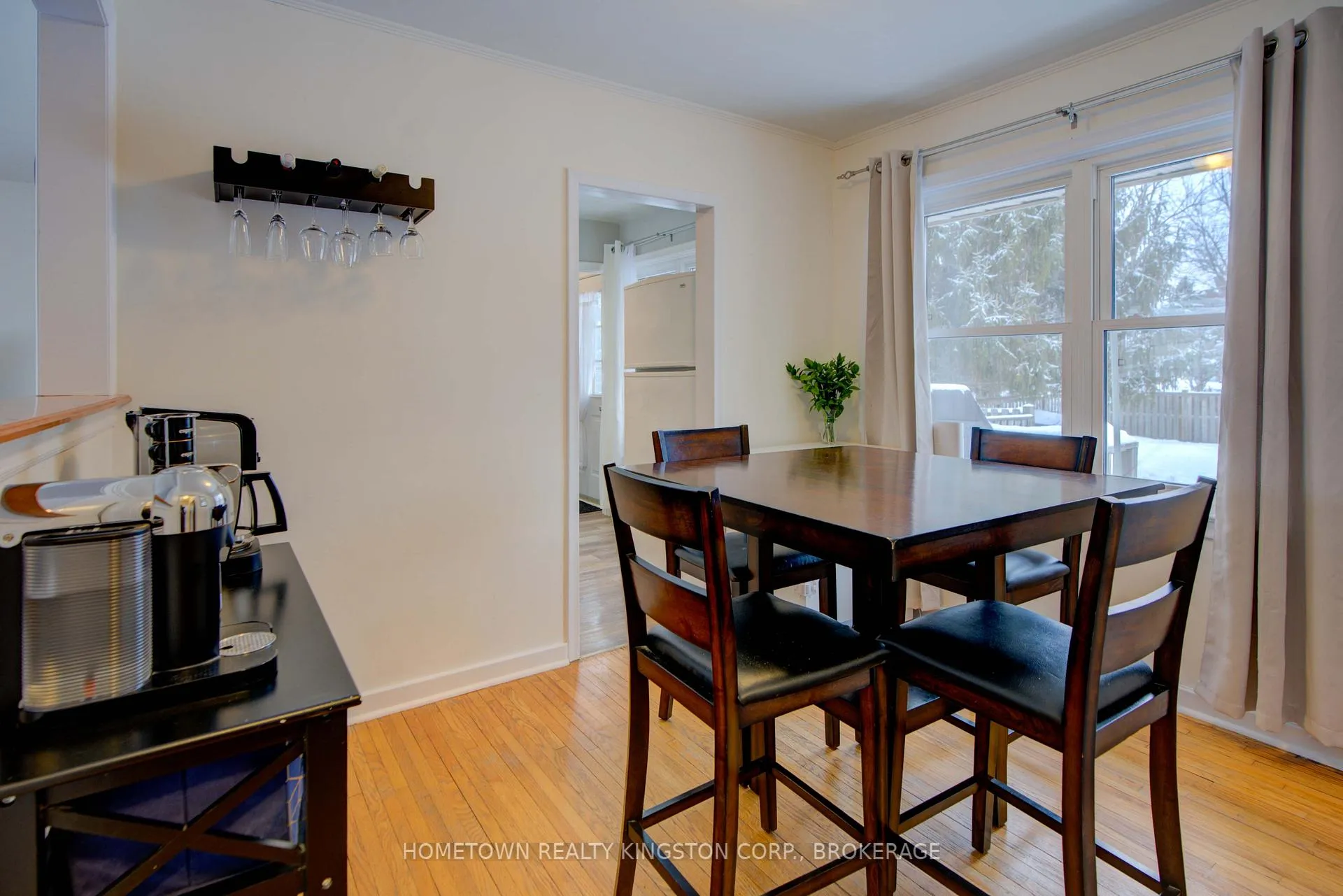 Photo 12 of 977 Portsmouth Avenue, Kingston, West of Sir John A. Blvd — HOMEH