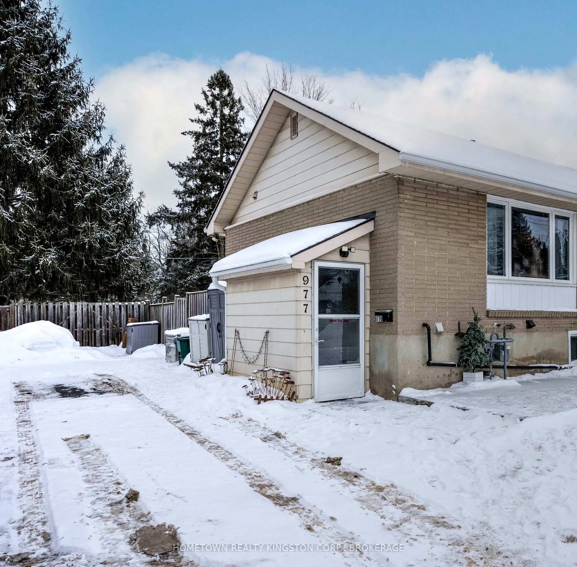 Photo 17 of 977 Portsmouth Avenue, Kingston, West of Sir John A. Blvd — HOMEH