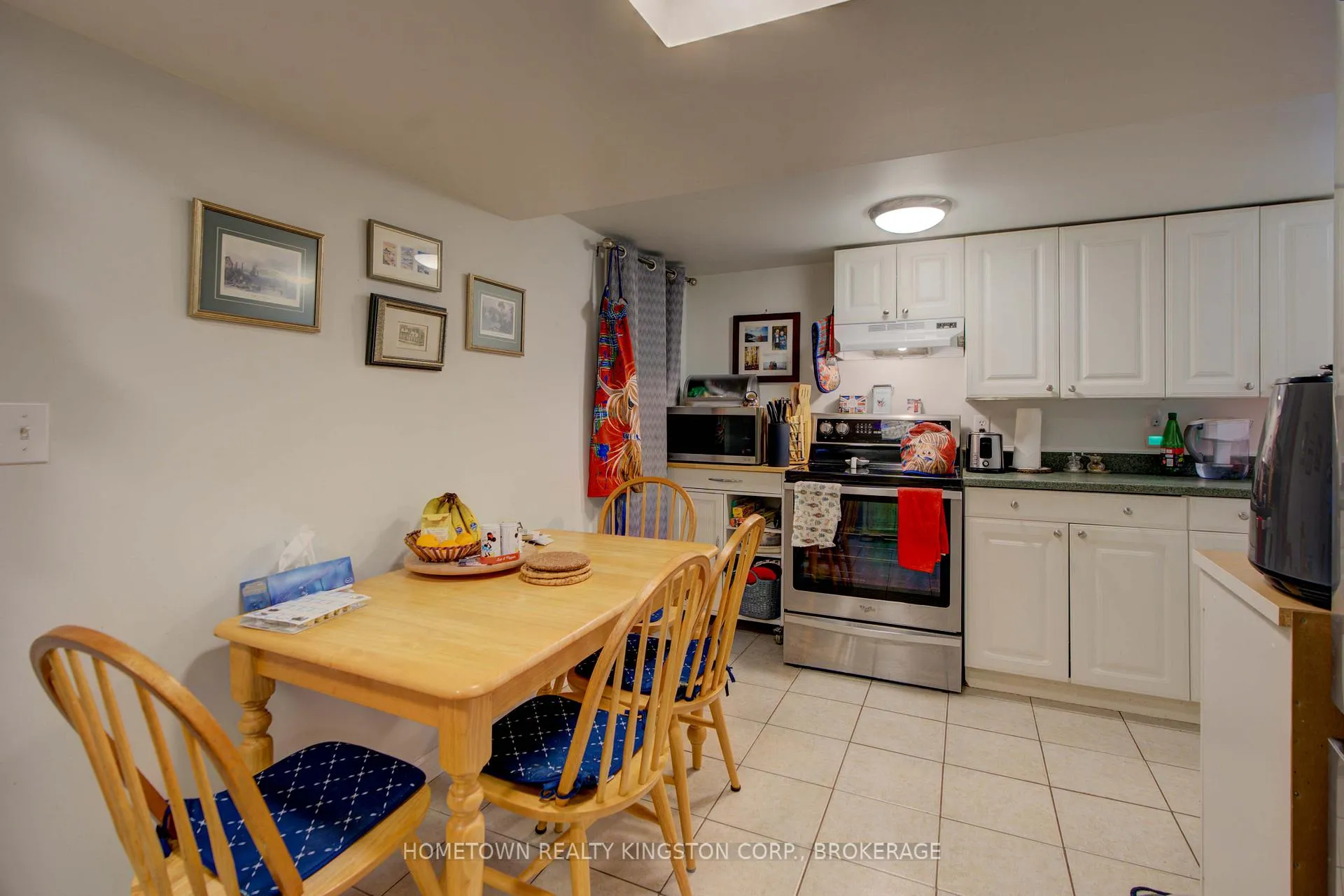 Photo 18 of 977 Portsmouth Avenue, Kingston, West of Sir John A. Blvd — HOMEH