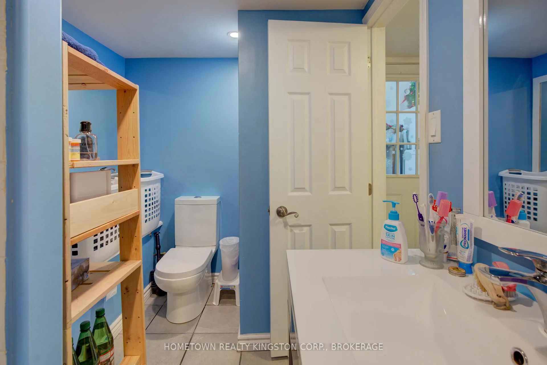 Photo 22 of 977 Portsmouth Avenue, Kingston, West of Sir John A. Blvd — HOMEH