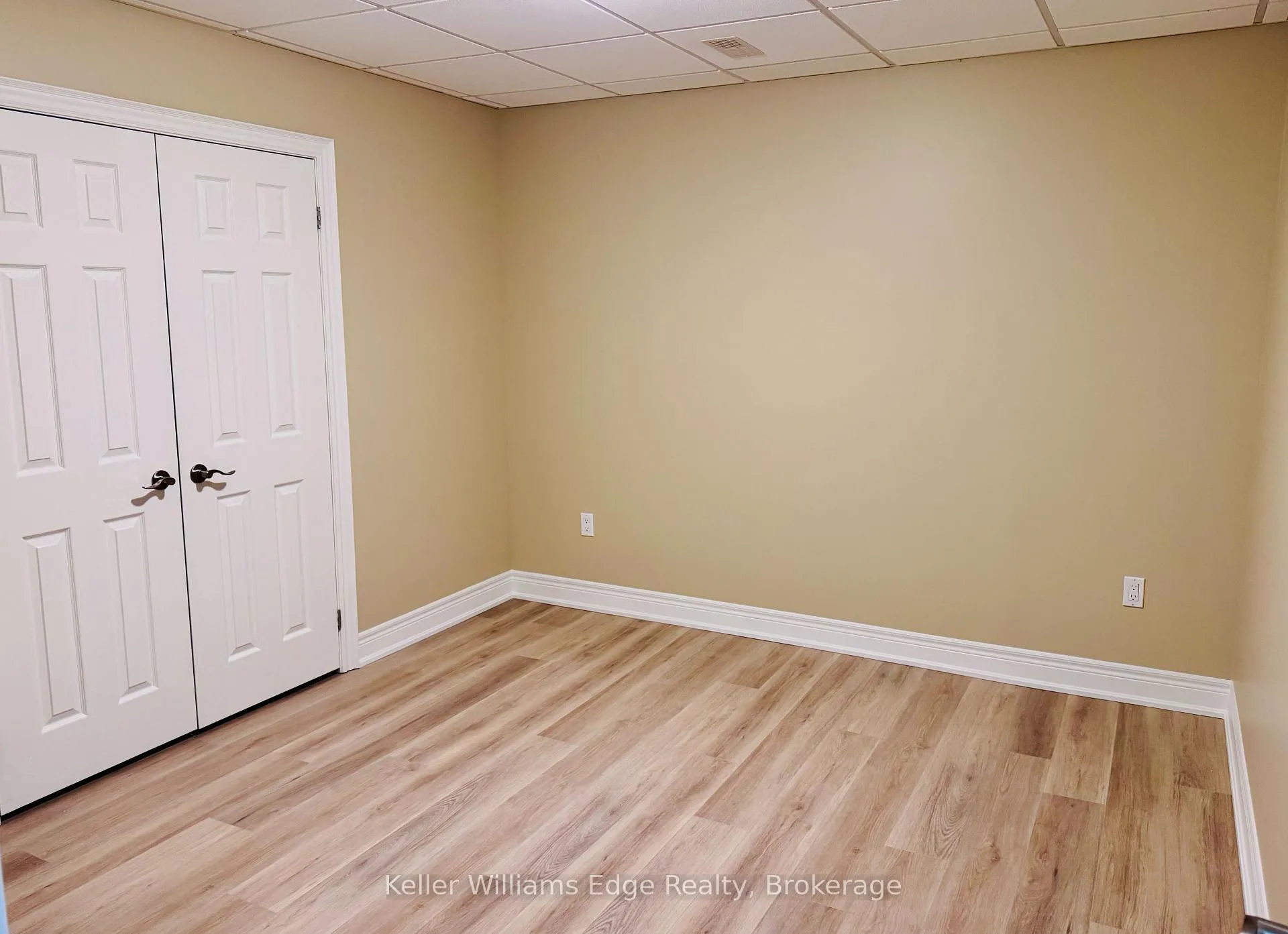 Photo 2 of Unit Lower, 8 Winthrop Place, Hamilton, Stoney Creek — HOMEH
