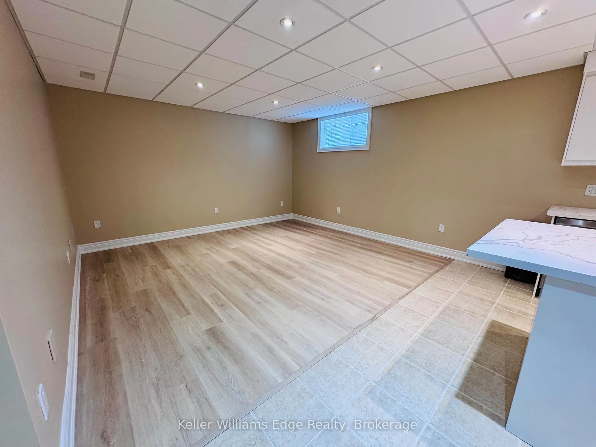 Photo 5 of Unit Lower, 8 Winthrop Place, Hamilton, Stoney Creek — HOMEH