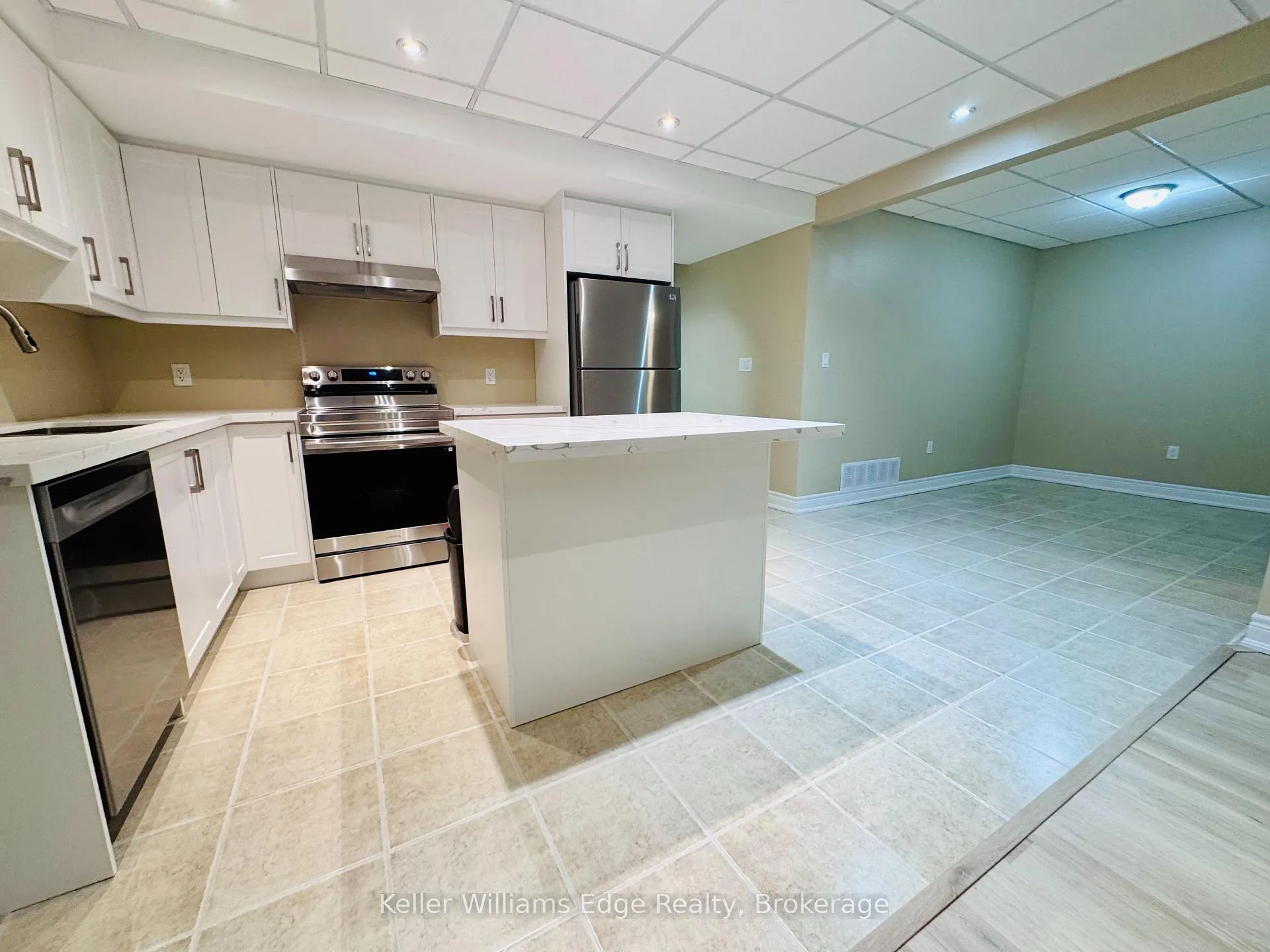 Photo 7 of Unit Lower, 8 Winthrop Place, Hamilton, Stoney Creek — HOMEH