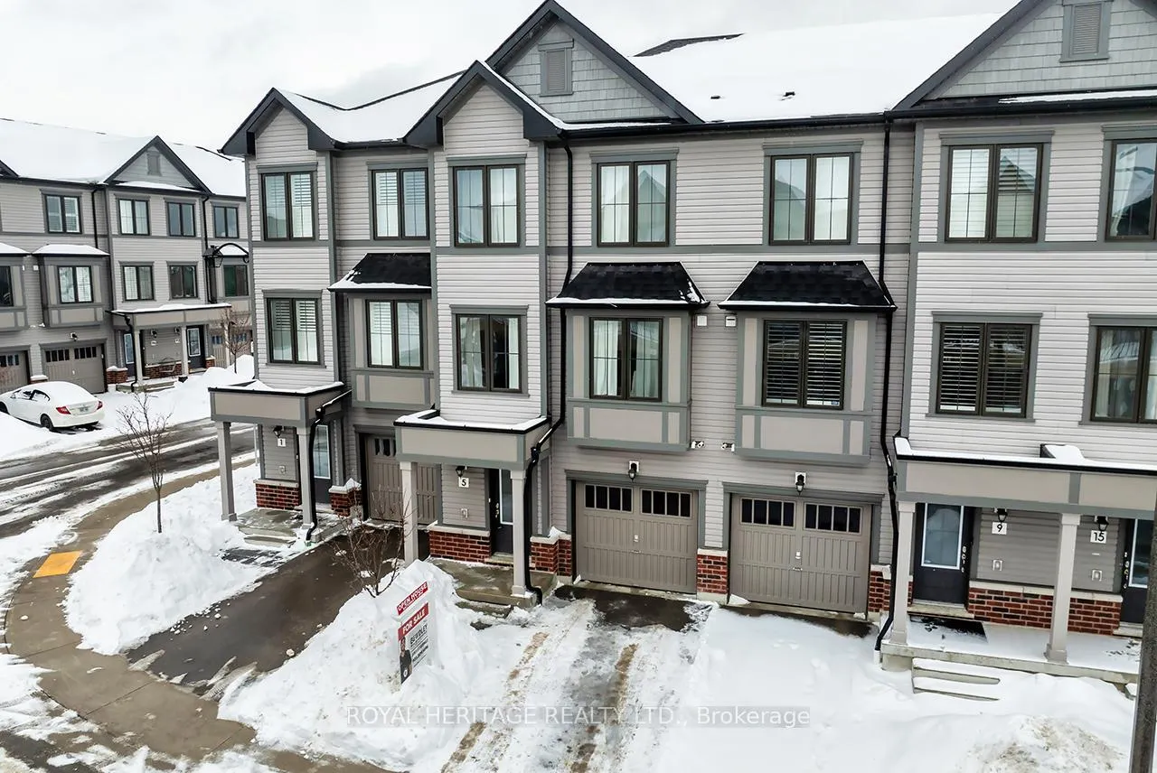 Photo 2 of 5 Loana Lane, Clarington, Bowmanville — HOMEH