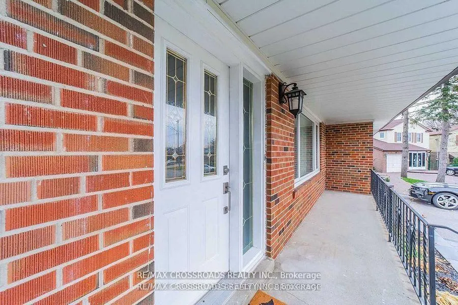 Photo 2 of 3 Alanadale Avenue, Markham, Bullock — HOMEH