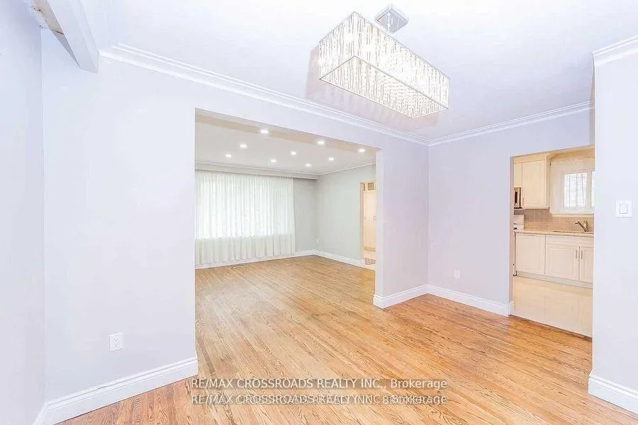 Photo 8 of 3 Alanadale Avenue, Markham, Bullock — HOMEH