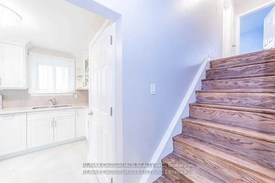 Photo 10 of 3 Alanadale Avenue, Markham, Bullock — HOMEH