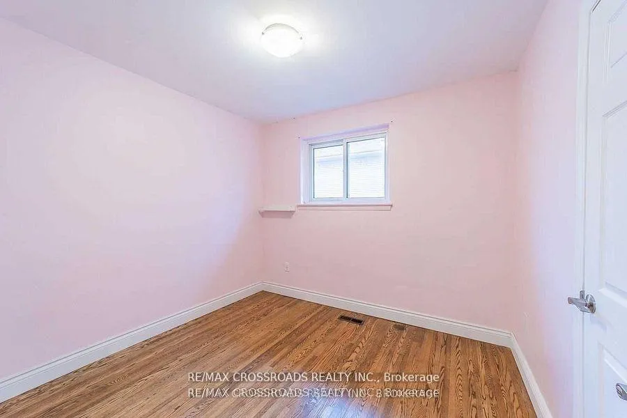 Photo 11 of 3 Alanadale Avenue, Markham, Bullock — HOMEH