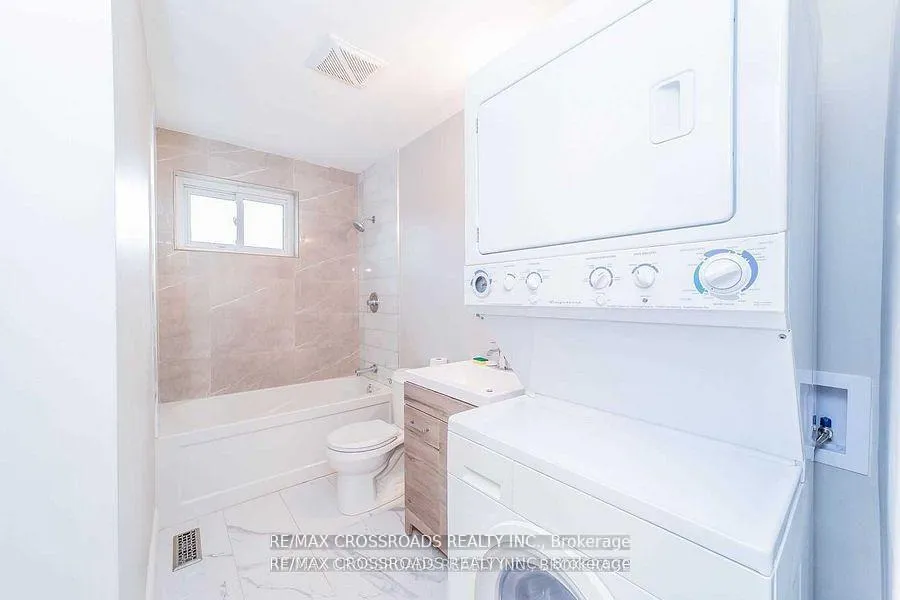 Photo 13 of 3 Alanadale Avenue, Markham, Bullock — HOMEH
