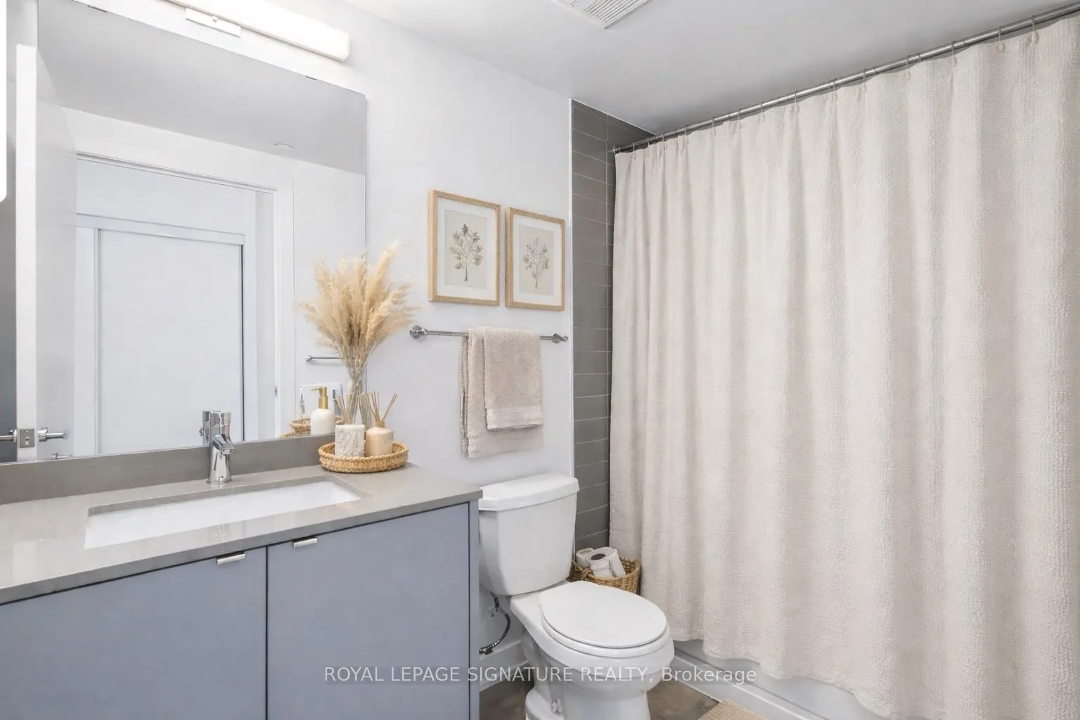 Photo 3 of Unit B404, 3200 Dakota Common, Burlington, Alton — HOMEH