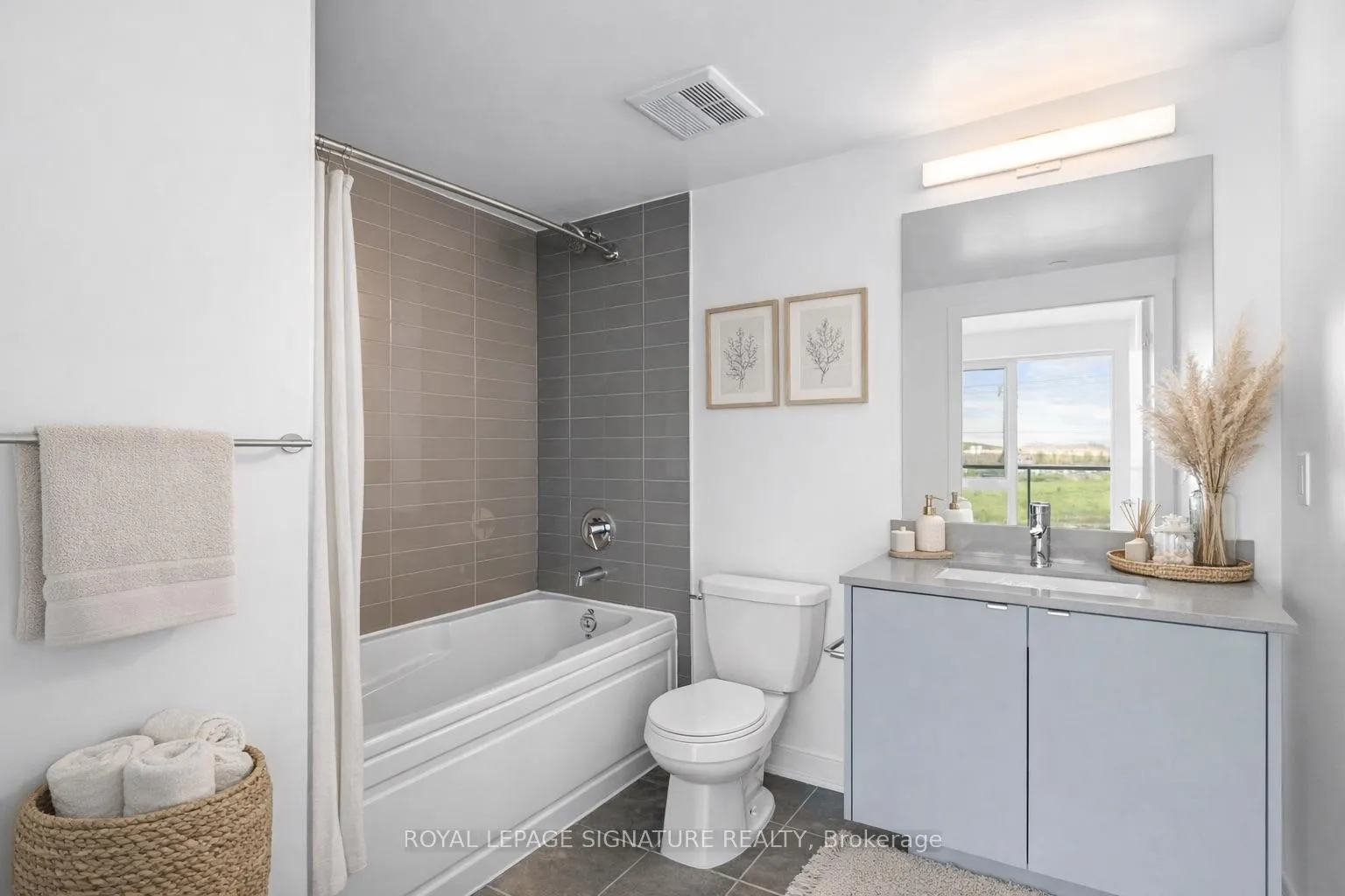 Photo 4 of Unit B404, 3200 Dakota Common, Burlington, Alton — HOMEH