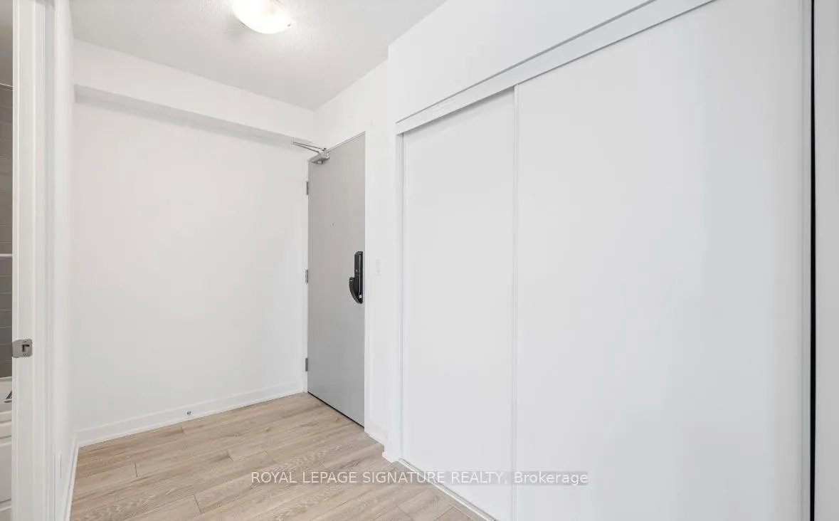 Photo 9 of Unit B404, 3200 Dakota Common, Burlington, Alton — HOMEH