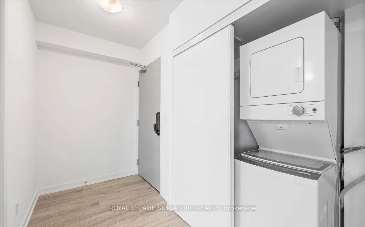 Photo 12 of Unit B404, 3200 Dakota Common, Burlington, Alton — HOMEH
