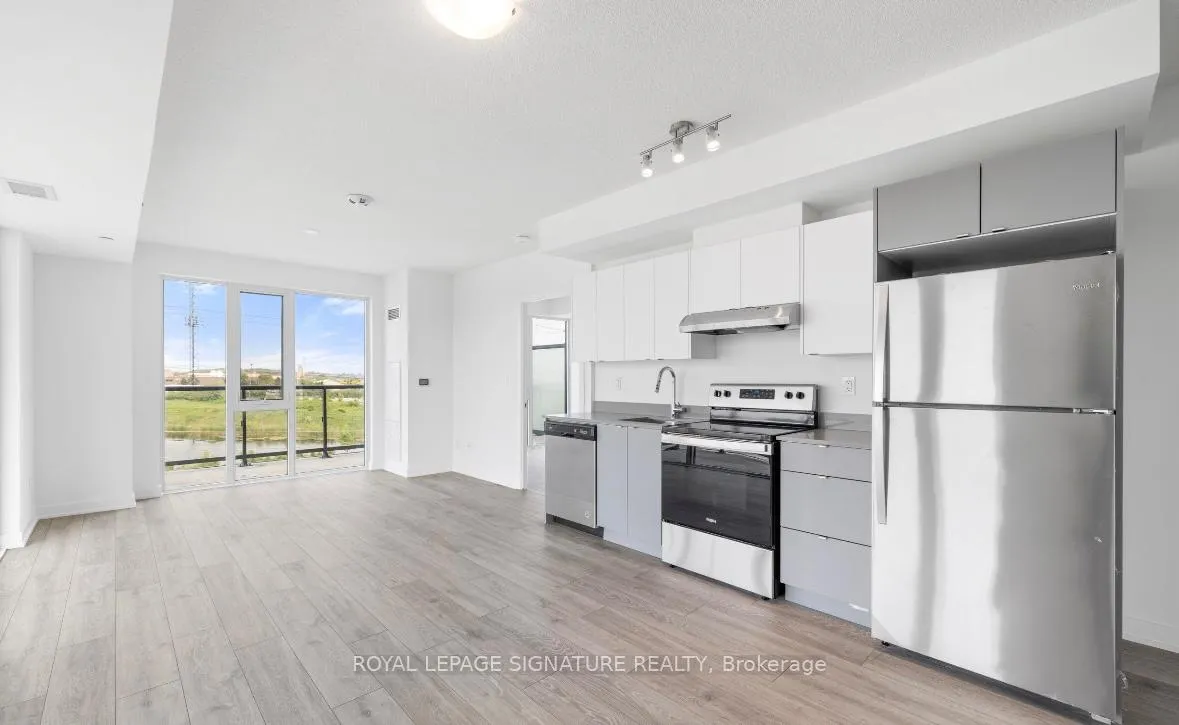 Photo 16 of Unit B404, 3200 Dakota Common, Burlington, Alton — HOMEH