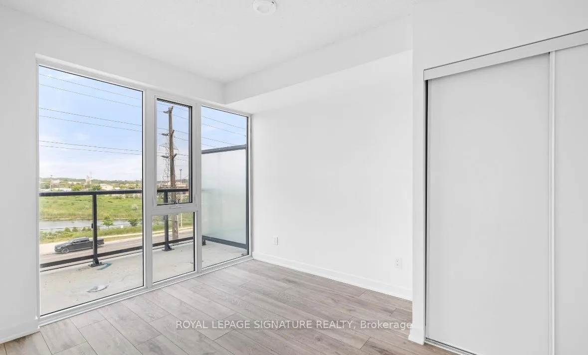 Photo 20 of Unit B404, 3200 Dakota Common, Burlington, Alton — HOMEH