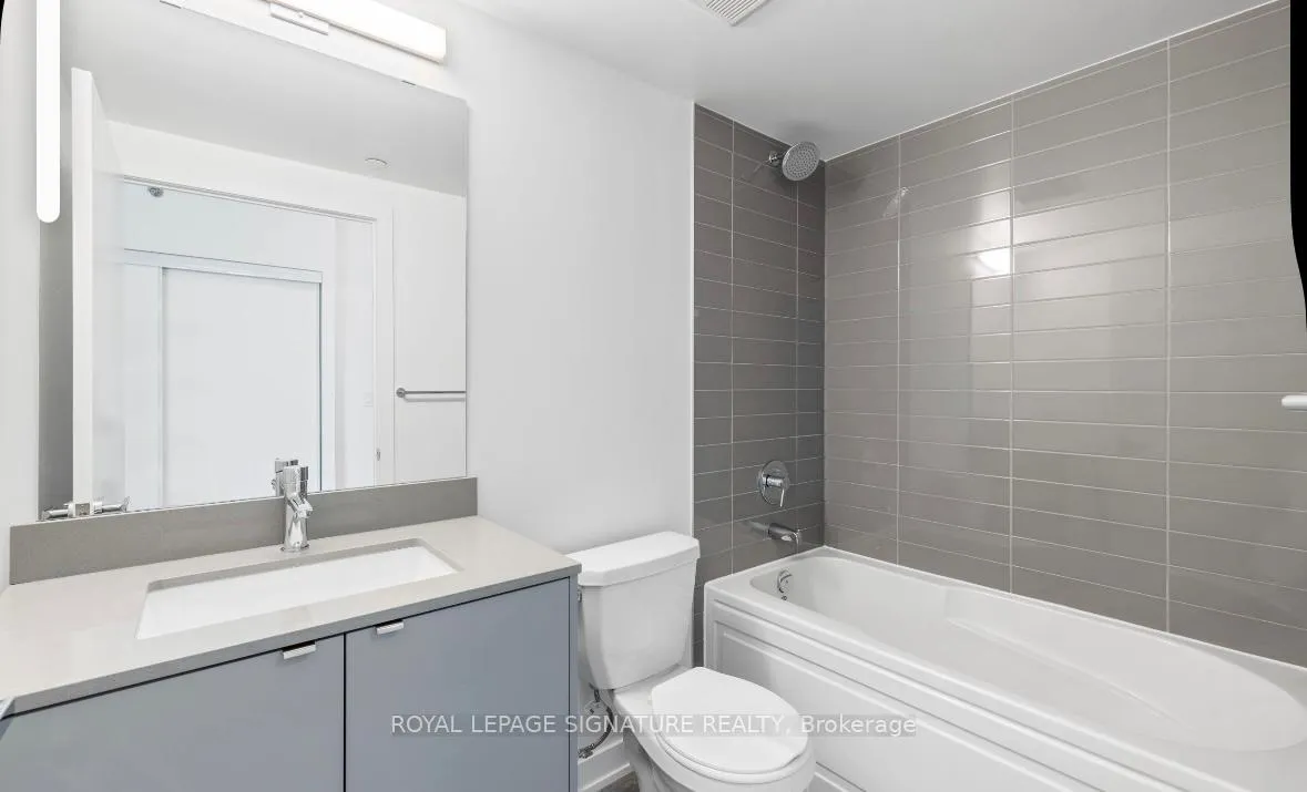 Photo 23 of Unit B404, 3200 Dakota Common, Burlington, Alton — HOMEH