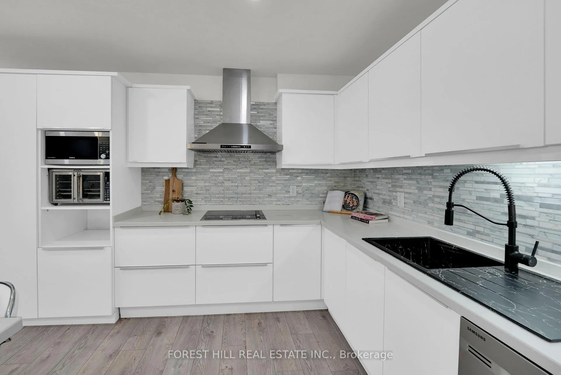 Photo 9 of 5515 Glenholme Avenue, Niagara Falls, Hospital — HOMEH