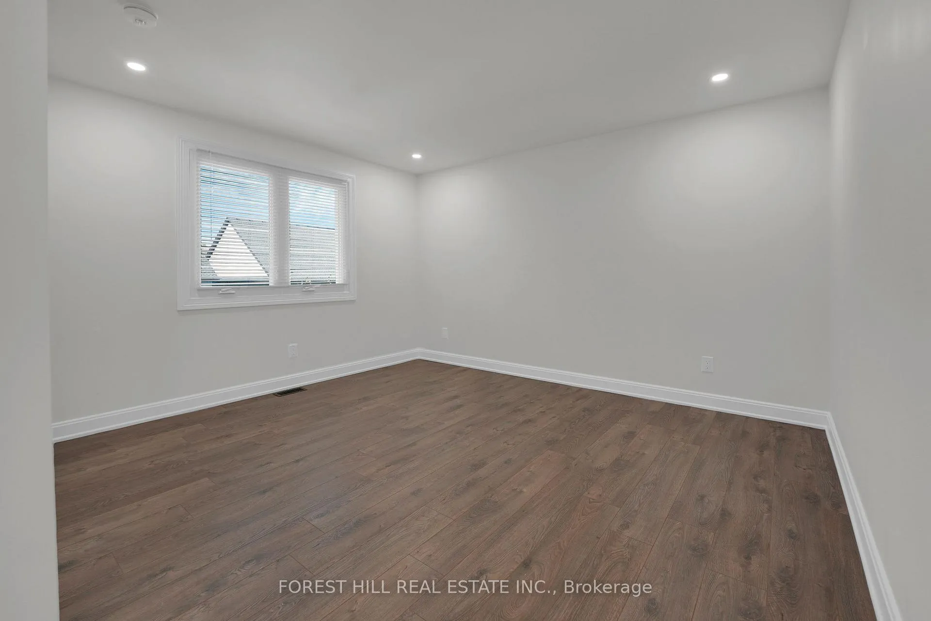 Photo 26 of 5515 Glenholme Avenue, Niagara Falls, Hospital — HOMEH
