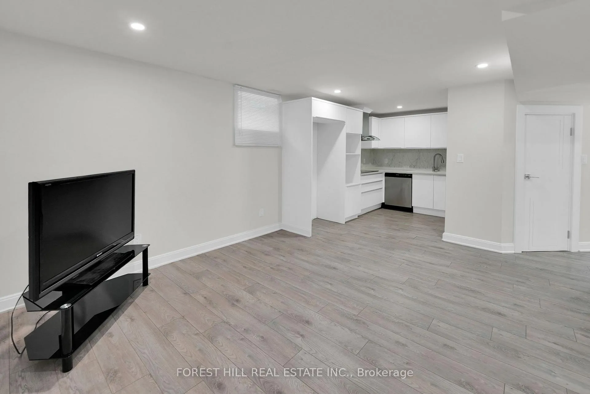 Photo 32 of 5515 Glenholme Avenue, Niagara Falls, Hospital — HOMEH