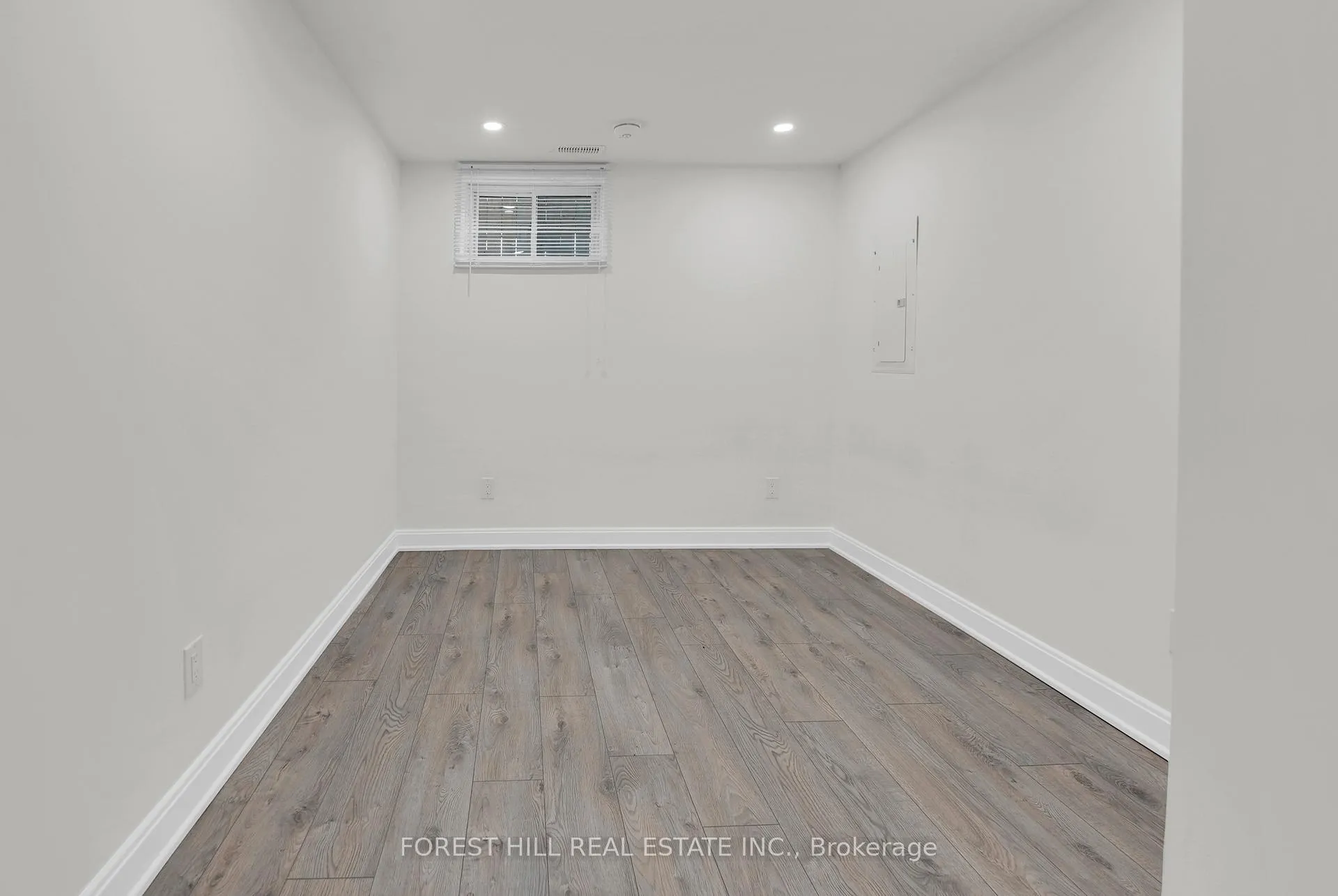 Photo 37 of 5515 Glenholme Avenue, Niagara Falls, Hospital — HOMEH
