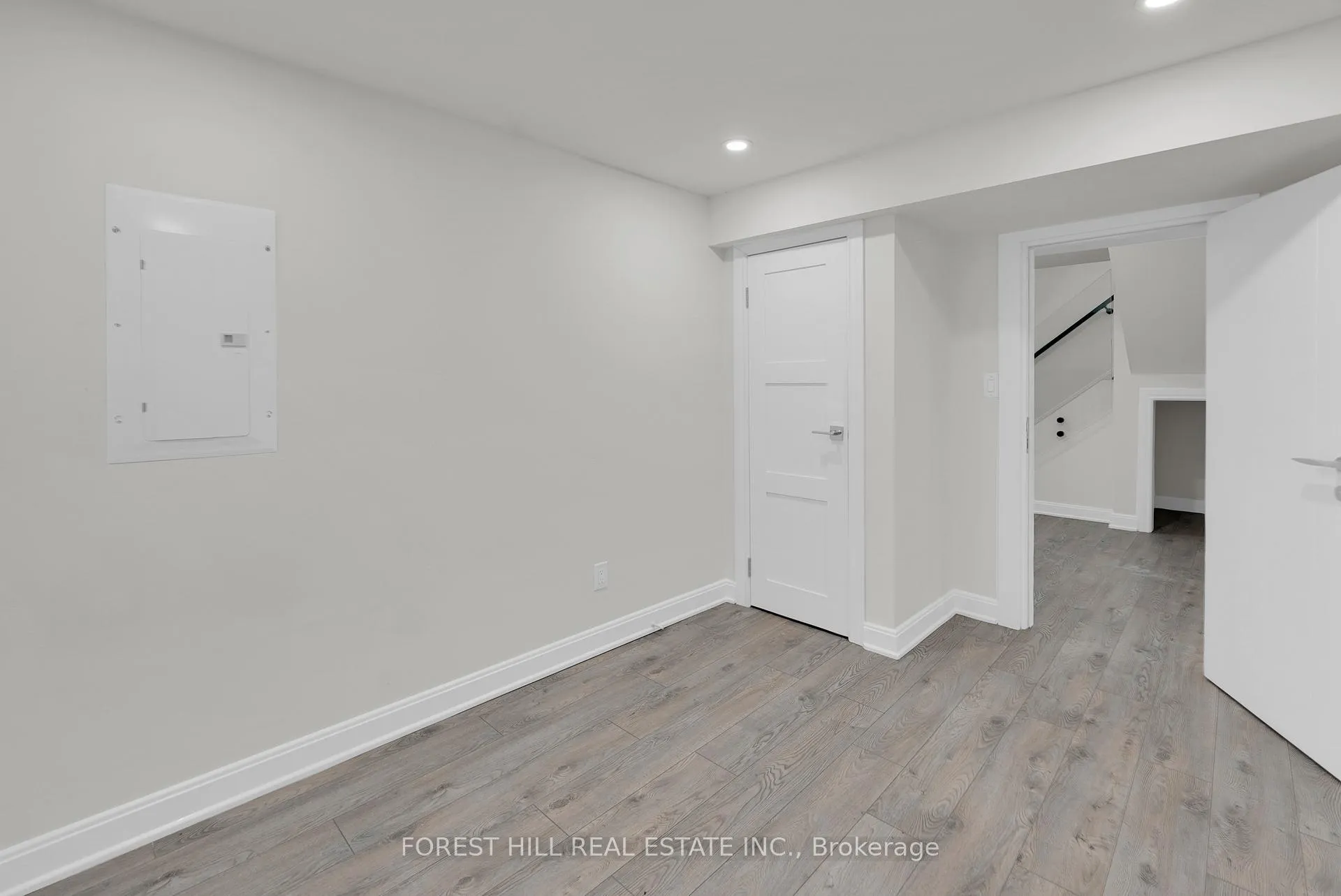 Photo 38 of 5515 Glenholme Avenue, Niagara Falls, Hospital — HOMEH
