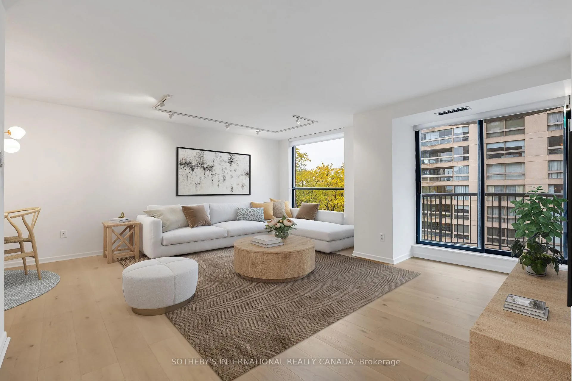 Photo 2 of Unit 503, 47 St Clair Avenue W, Toronto, Yonge-St. Clair — HOMEH