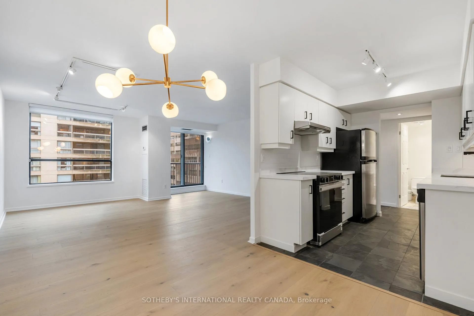 Photo 11 of Unit 503, 47 St Clair Avenue W, Toronto, Yonge-St. Clair — HOMEH
