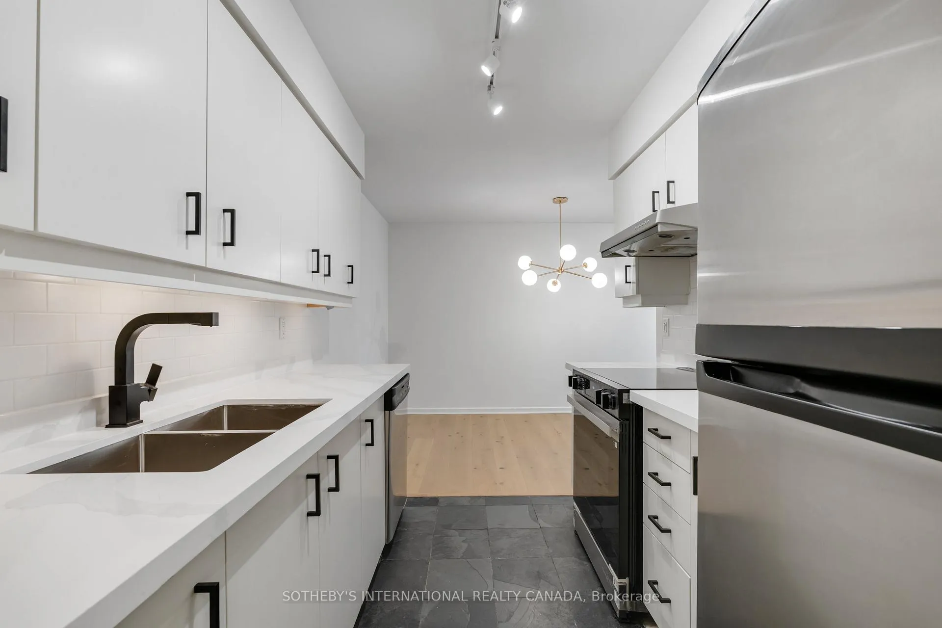 Photo 12 of Unit 503, 47 St Clair Avenue W, Toronto, Yonge-St. Clair — HOMEH