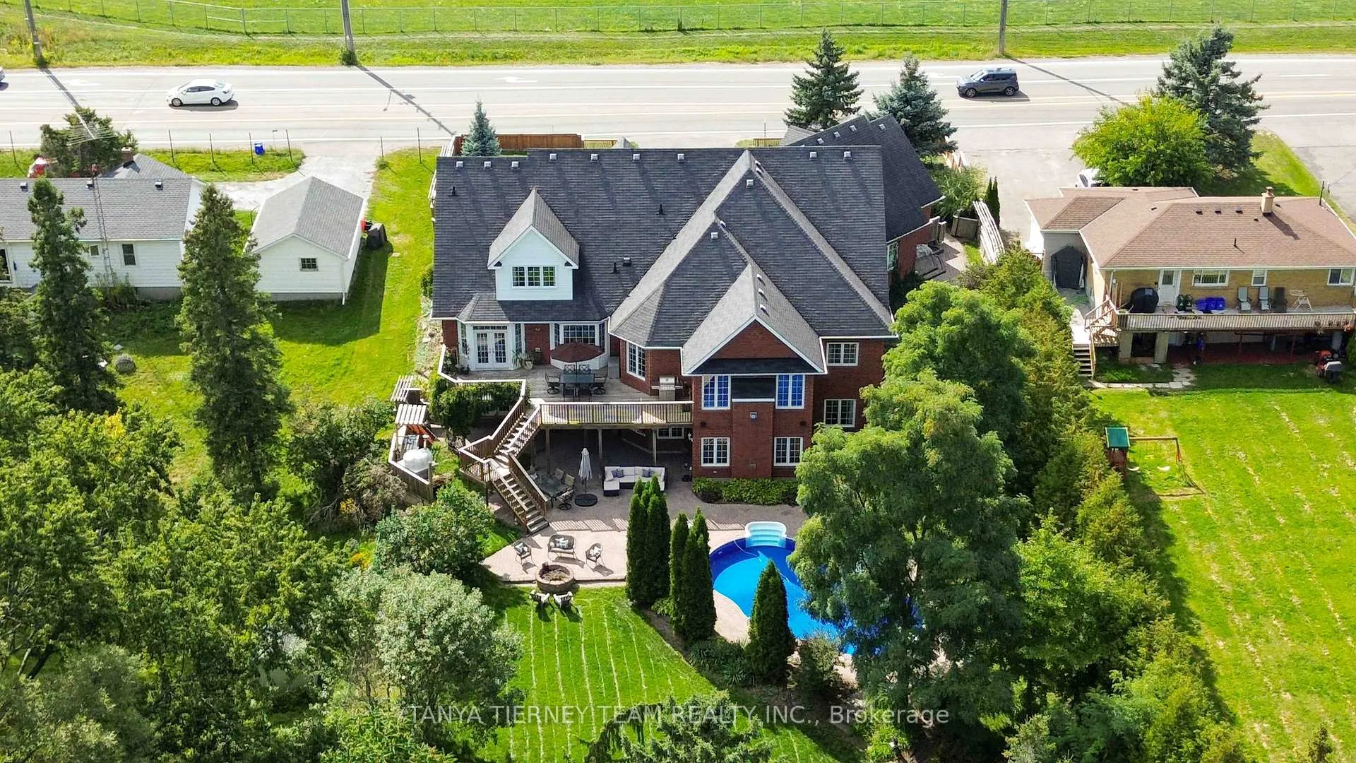 Front of 1277 Townline Road N