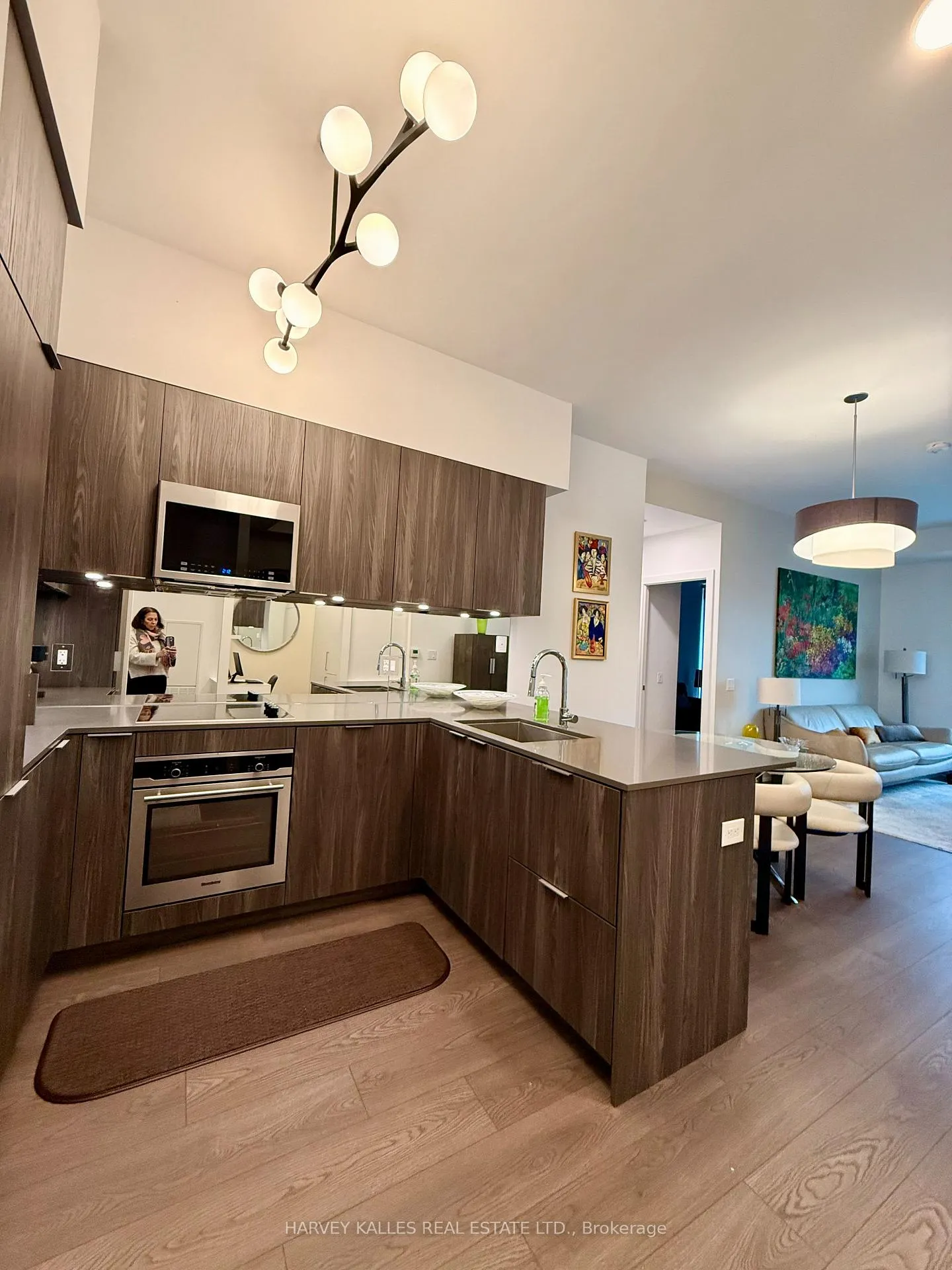 Photo 4 of Unit 203, 609 Avenue Road, Toronto, Yonge-St. Clair — HOMEH