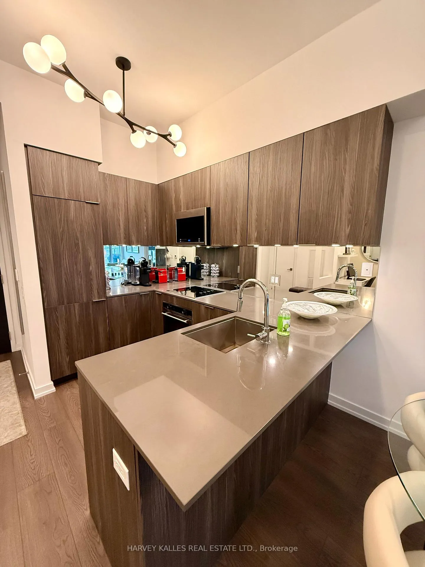 Photo 5 of Unit 203, 609 Avenue Road, Toronto, Yonge-St. Clair — HOMEH