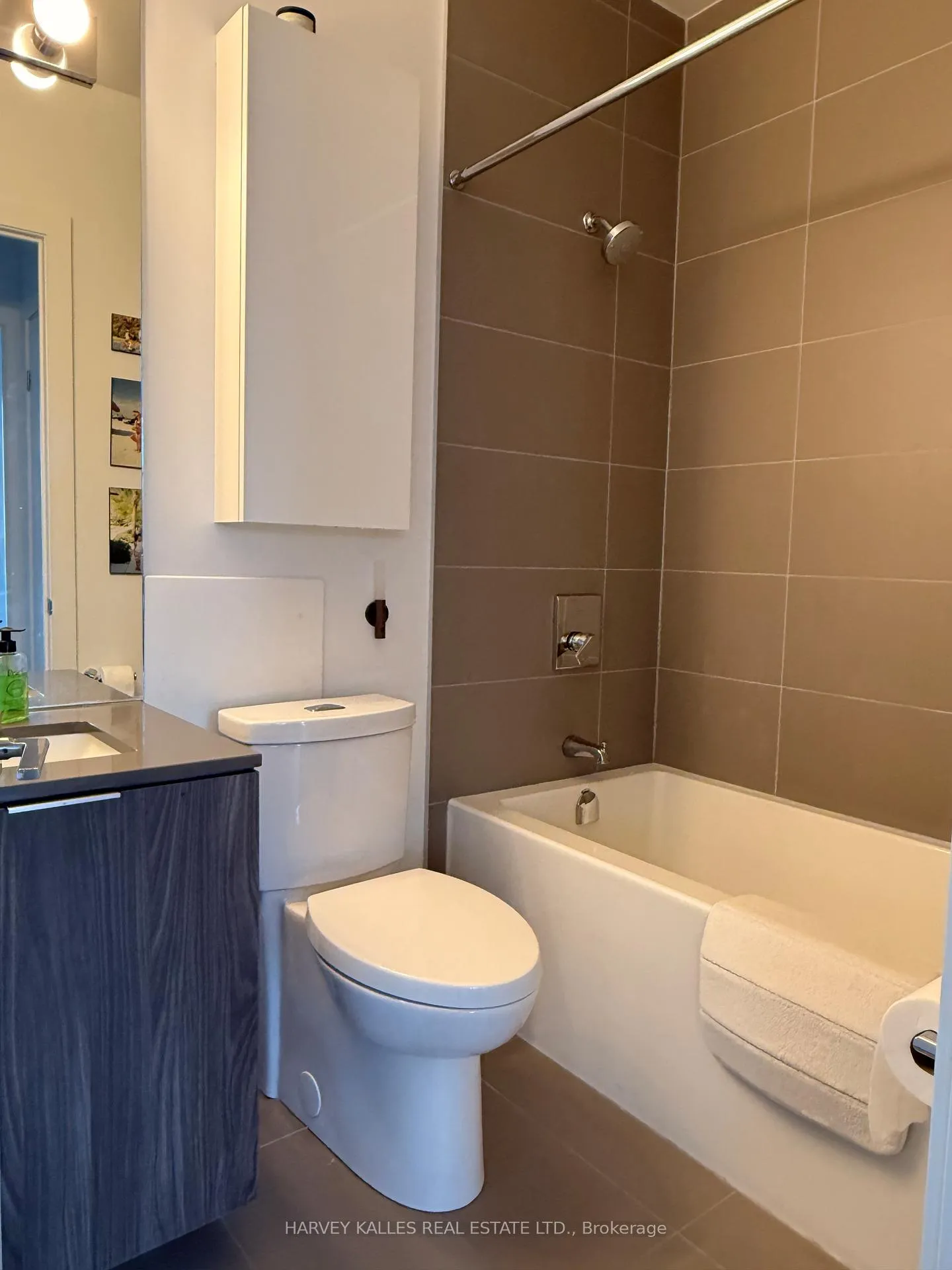 Photo 6 of Unit 203, 609 Avenue Road, Toronto, Yonge-St. Clair — HOMEH