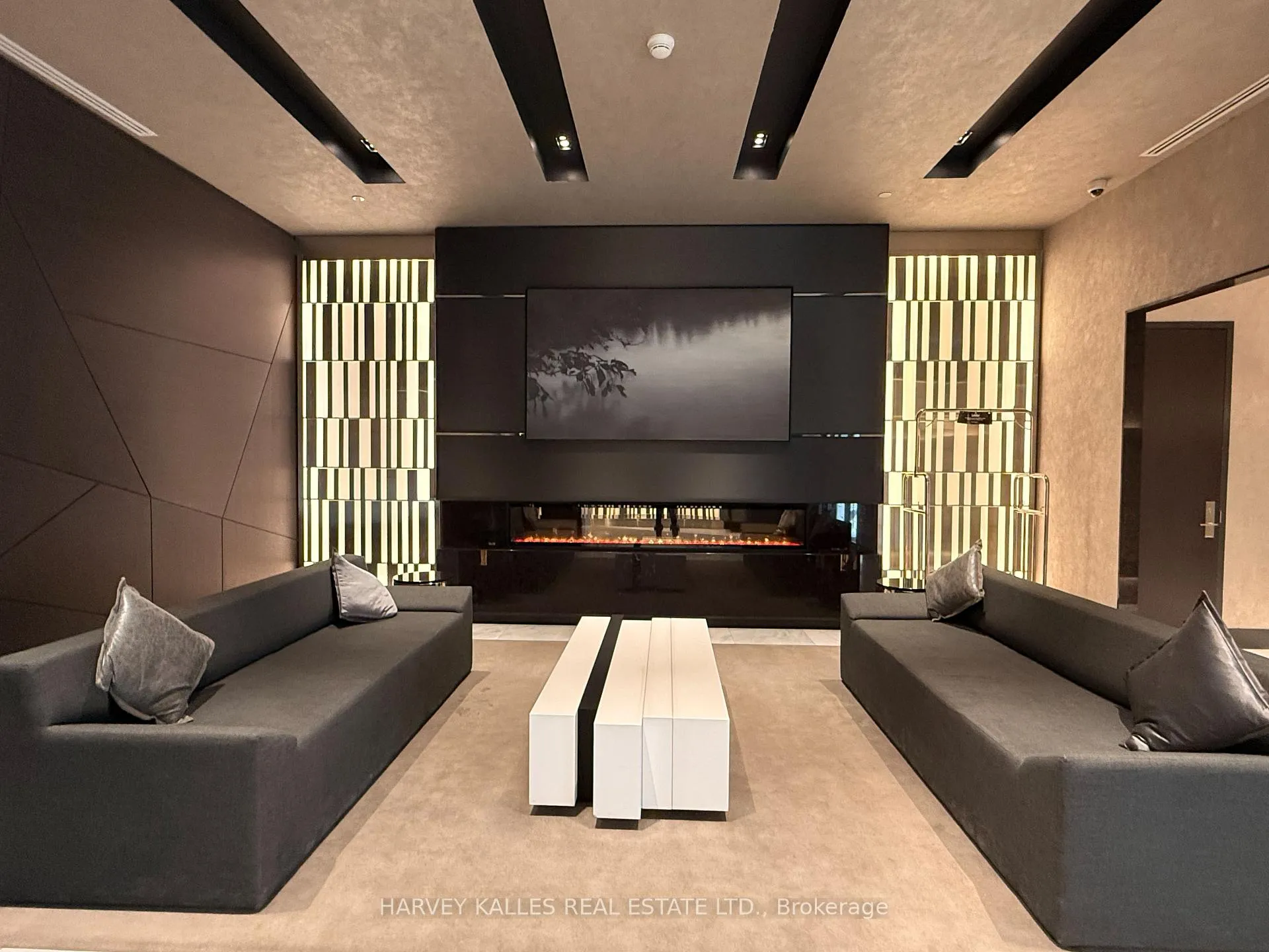 Photo 13 of Unit 203, 609 Avenue Road, Toronto, Yonge-St. Clair — HOMEH