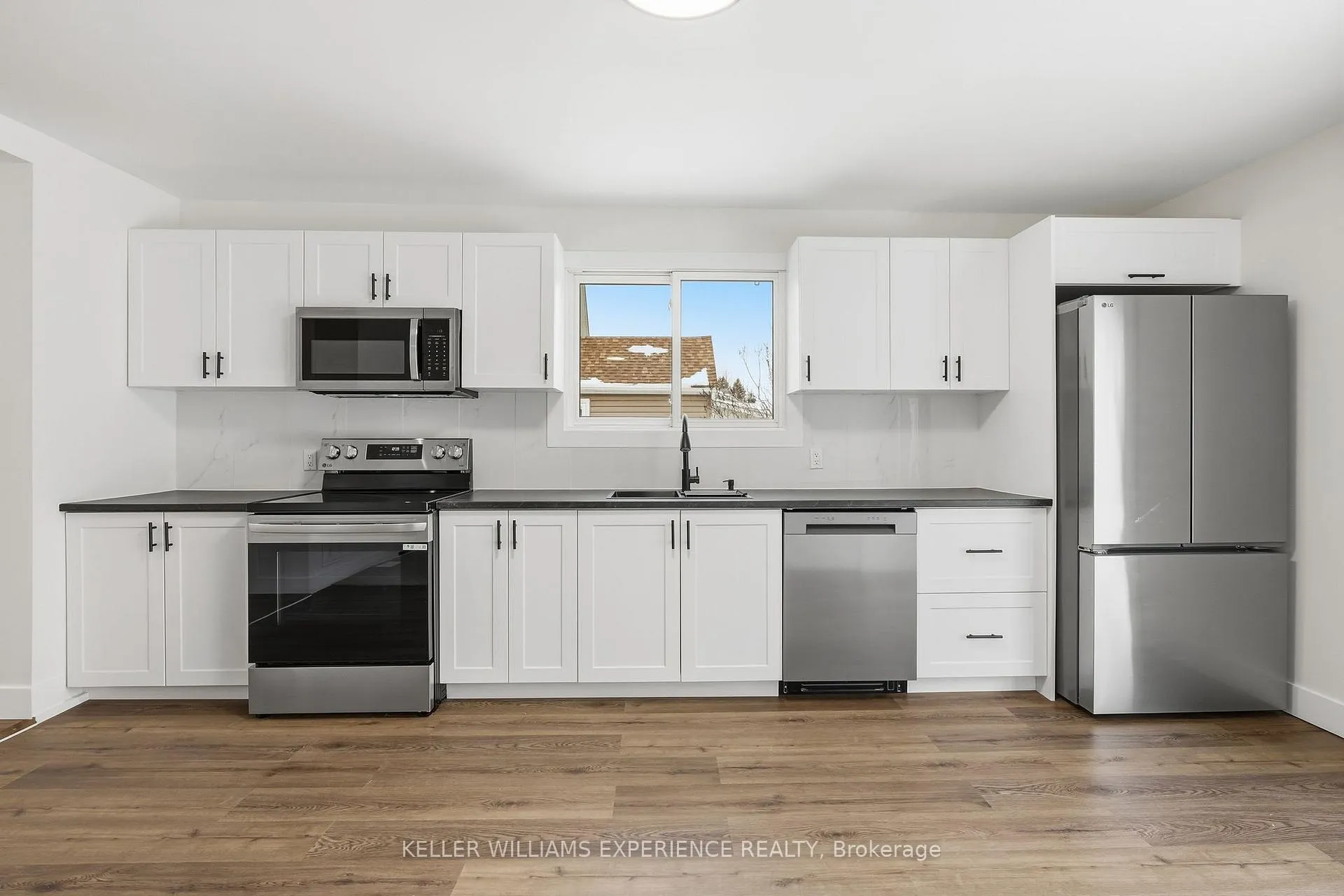 Photo 11 of 240 Ruby Street, Midland — HOMEH
