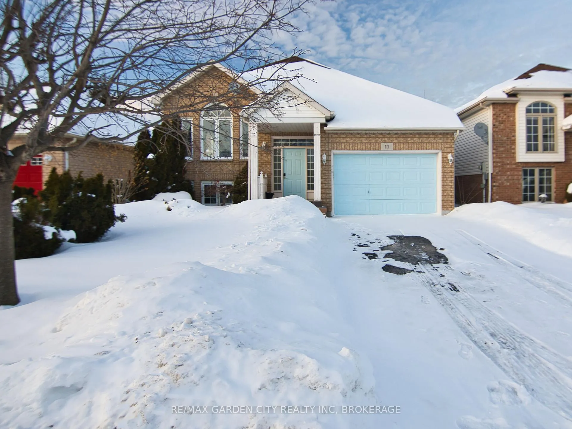 Front of 11 Cozocar Crescent