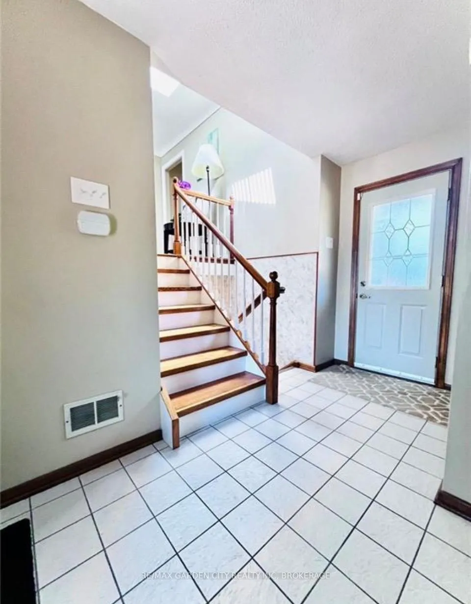 Photo 3 of 73 Lakeshore Road, St. Catharines, Lakeshore — HOMEH