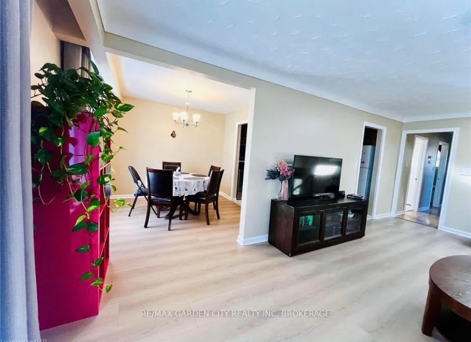 Photo 6 of 73 Lakeshore Road, St. Catharines, Lakeshore — HOMEH
