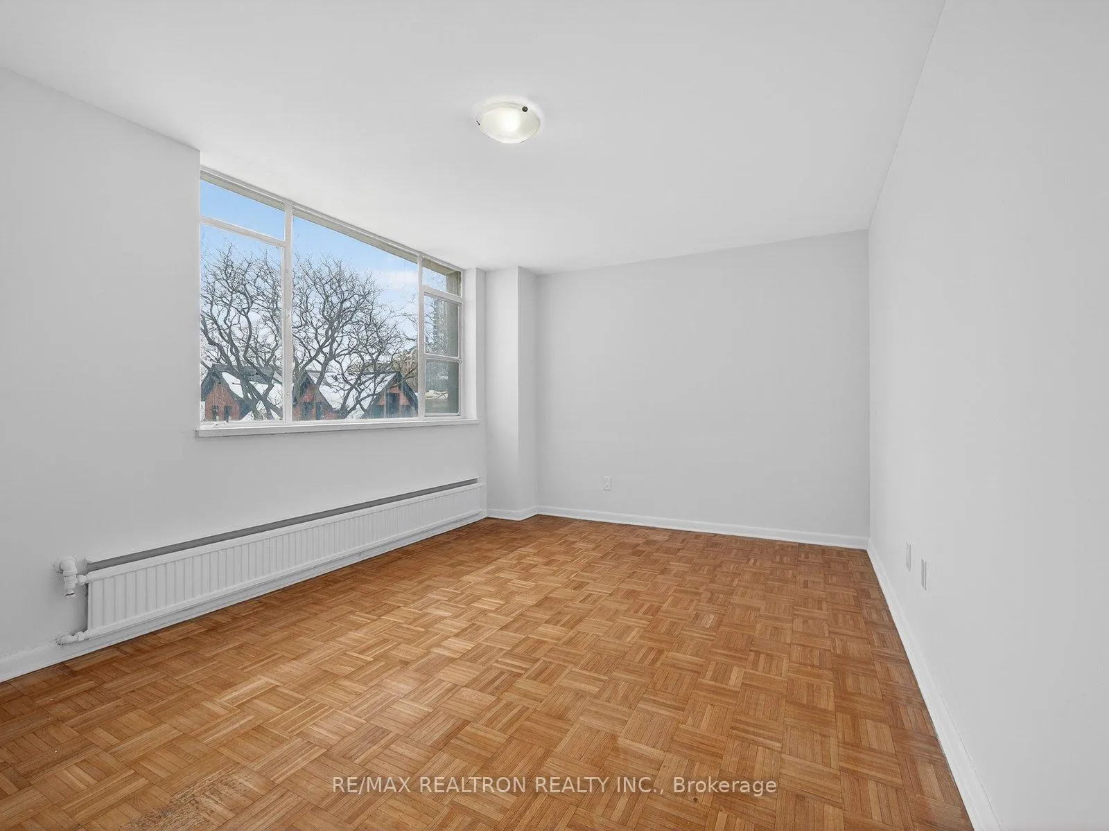 Photo 4 of Unit 406, 25 Bedford Road, Toronto, The Annex — HOMEH