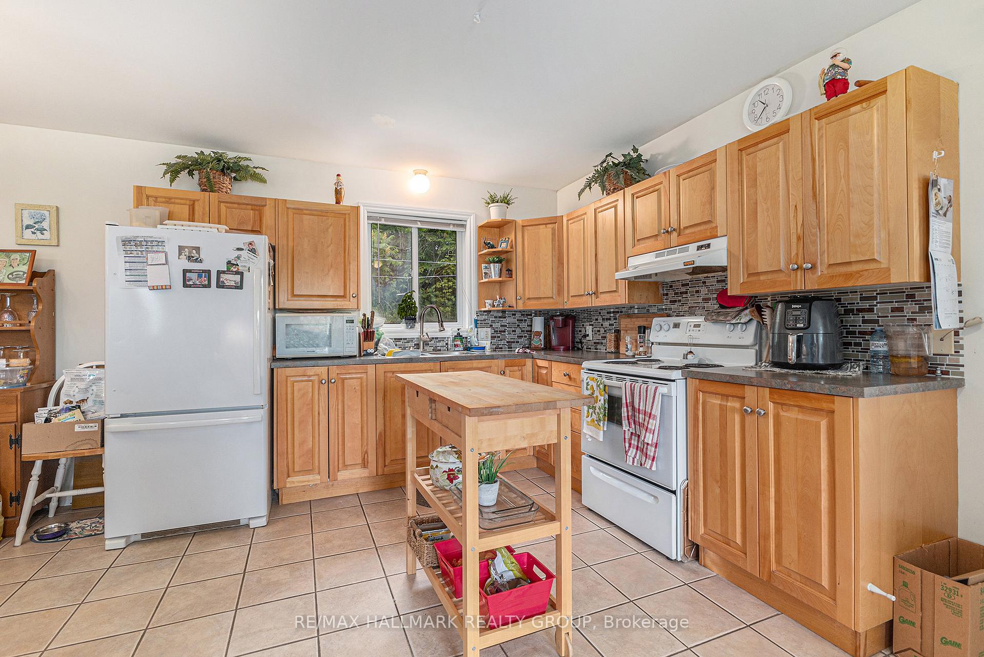Photo 7 of 735-741 River Road, McNab/Braeside, Mcnab/Braeside Twps — HOMEH