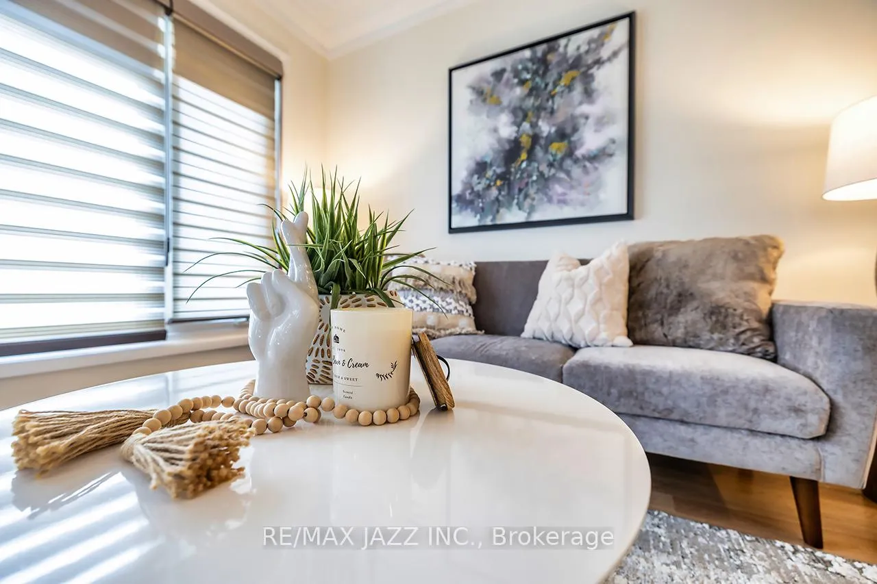 Photo 5 of 444 Elizabeth Street, Oshawa, McLaughlin — HOMEH