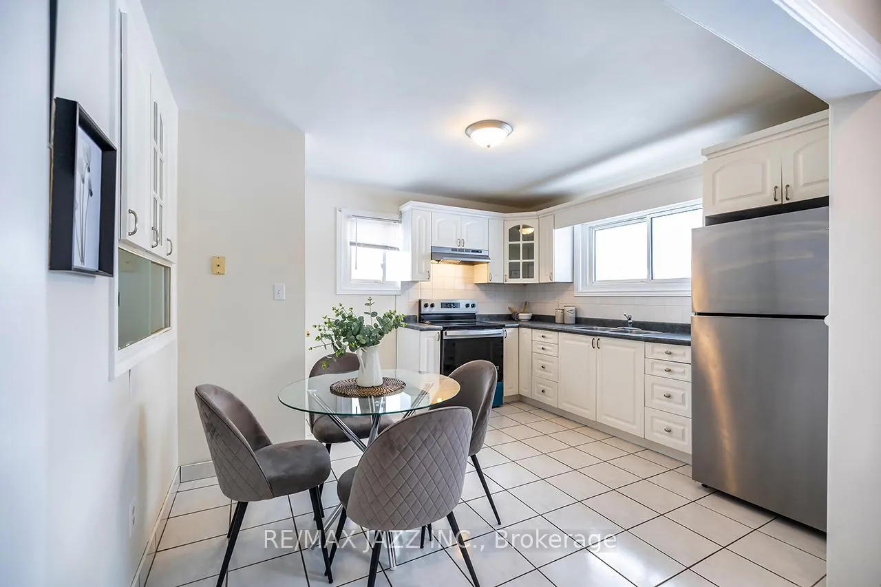 Photo 11 of 444 Elizabeth Street, Oshawa, McLaughlin — HOMEH