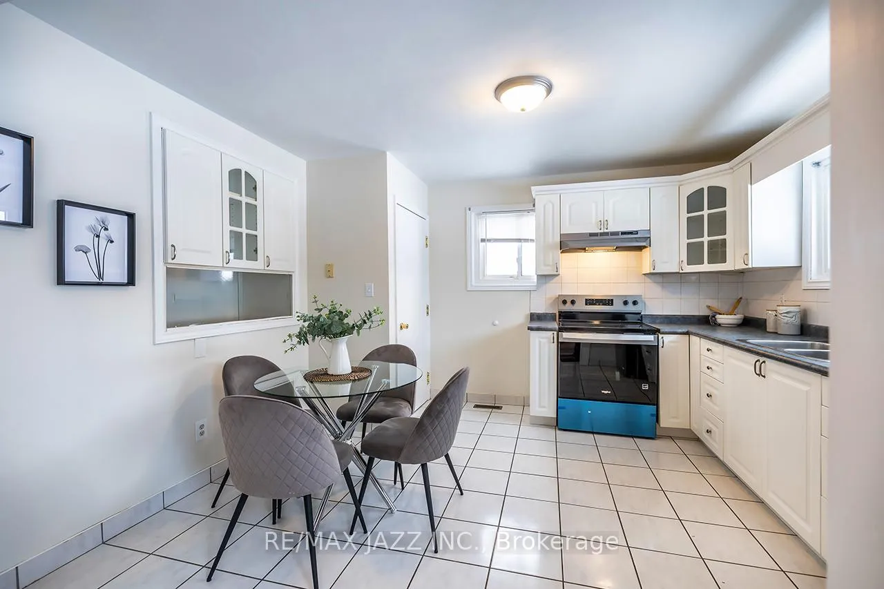 Photo 12 of 444 Elizabeth Street, Oshawa, McLaughlin — HOMEH